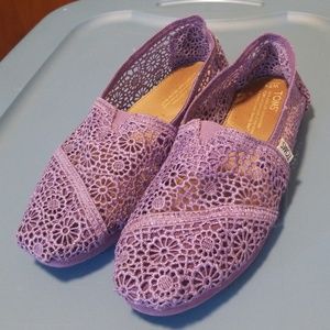 TOMS purple crochet women's classics 7.5